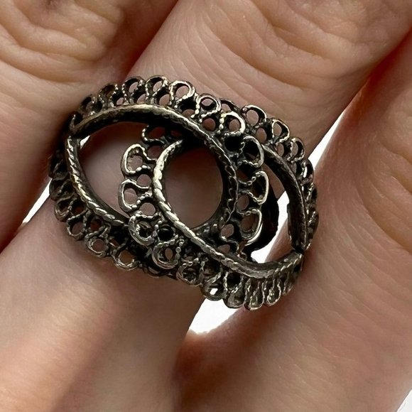 𝅺VINTAGE Adjustable Overlapping Oval Circle Ring - Picture 1 of 6
